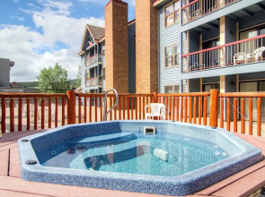 River Mountain Lodge #E1