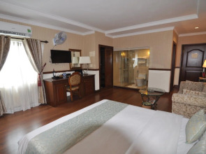 S79 Sunflower Hotel & Spa