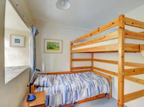 Welcoming Apartment With Terrace in St. Ives, Near the Beach