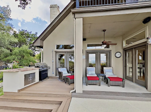 Sacred Vista: Opulent Hill Country With Pool 5 Bedroom Home