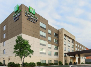 Holiday Inn Express & Suites Chicago O'Hare Airport by IHG