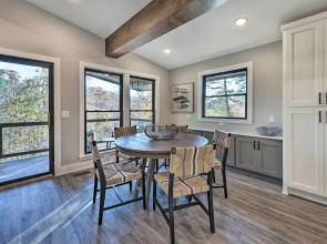 Hike, Bike & Unwind: Bella Vista Family Home!