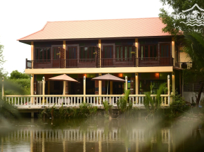 River Jam & Bar