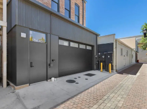 New! Modern Scandinavian Loft in Old Town Square