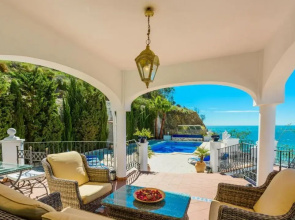 Villas Nerjazul - El Peñoncillo Beach
