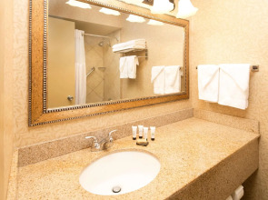 Red Lion Hotel Portland Airport