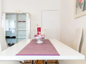 Square Charles Halldis Apartment