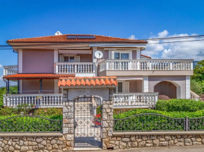 Amazing Home in Jadranovo With Wifi and 2 Bedrooms