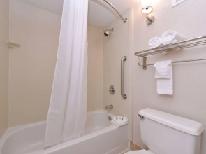 Mai Hana Hotel- Intl Drive, Trademark Collection by Wyndham