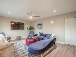 Modern Tempe Gem w Sparkling Pool and Game Room