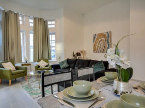 Cosy Wigan Apartment With Sunny Views