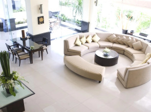 Kameo House Sriracha