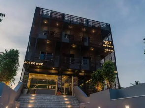 107 Not Out by OYO Rooms