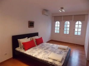 Very Pretty House In Great Location