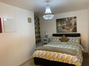 Kayleigh Executive Stunning 158 Charles street