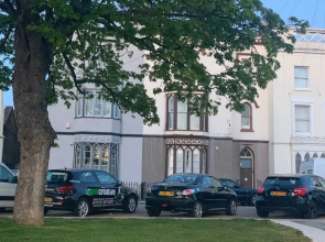 Elegant 2 Bed Georgian Apartment in Herne Bay