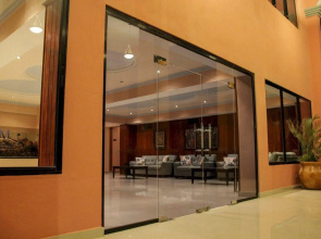 Le Monte Cristo Hotel & Suites