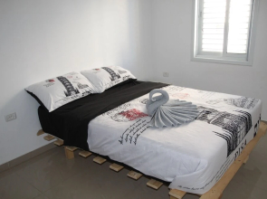 The Seasons King David apartment