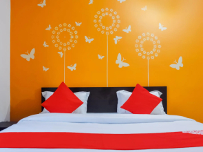 SPOT ON 75229 Khandai Palace 2