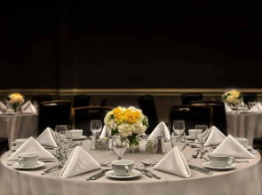 DoubleTree by Hilton at the Entrance to Universal Orlando