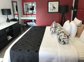 Legend Hotel Hollywood