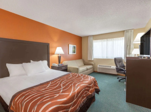 Baymont Inn & Suites Midland