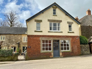 Lovely, Pet-friendly, 4-bed House in Hognaston