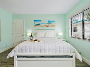 Hollywood Beachside Boutique Suites