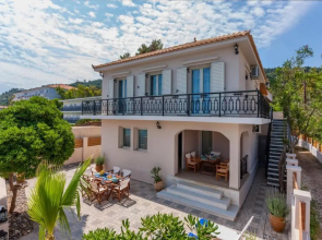 Villa Elizabeth - Seafront Modern Villa - Villa Elizabeth - Seafront Classic Villa