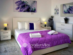 Impressive Villa Exclusive Sea Caves Walk to Taverns Sleeps 11 Ref 507