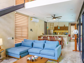 Magazine-worthy Villa Ponderosa with Private Pool & Gated Area