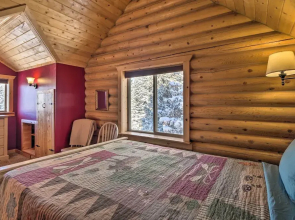 Fairplay Cabin w/ Mountain Views ~ 25 Mi to Breck!