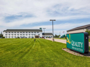 Quality Inn & Suites Eldridge Davenport North