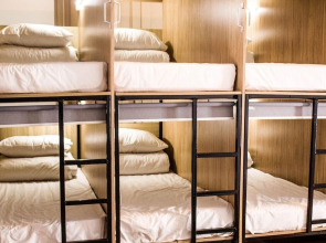 Lounge Capsule Hostel