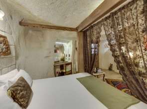 El Puente Cave Hotel