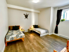 Kelowna new lake view 2bedroom suite close BIG WHITE