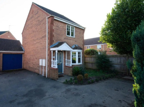 Taylor Close Holiday Home