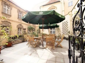 Hotel U Zlateho Jelena