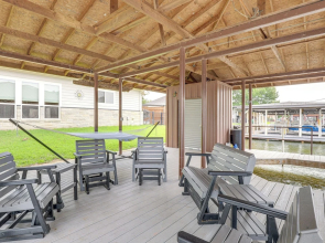 Gorgeous Granbury Lake House w/ Hot Tub & Dock!