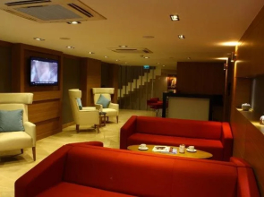 Ela Hotel