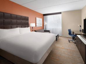 Renaissance Indianapolis North Hotel