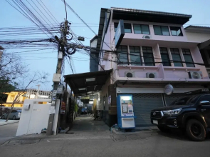Lee Home Bangkok