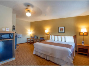 Thunderbird Lodge
