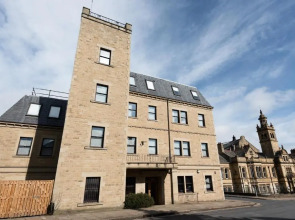 Halifax House, Studio Apartment 213