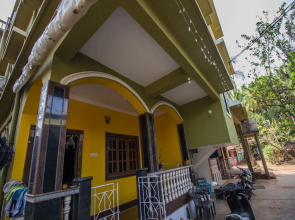 OYO 13203 Home Bright Studio Near Morjim Beach