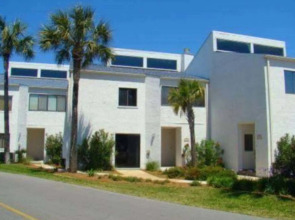 Shoreline Townhome by Holiday Isle