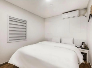 Yogi Motel