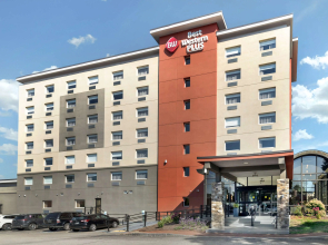 Best Western Plus Landmark Inn