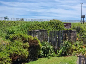 Lagoon Beach Apartment