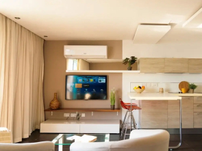 Gorgeous Seaviews From a Stunning Studio